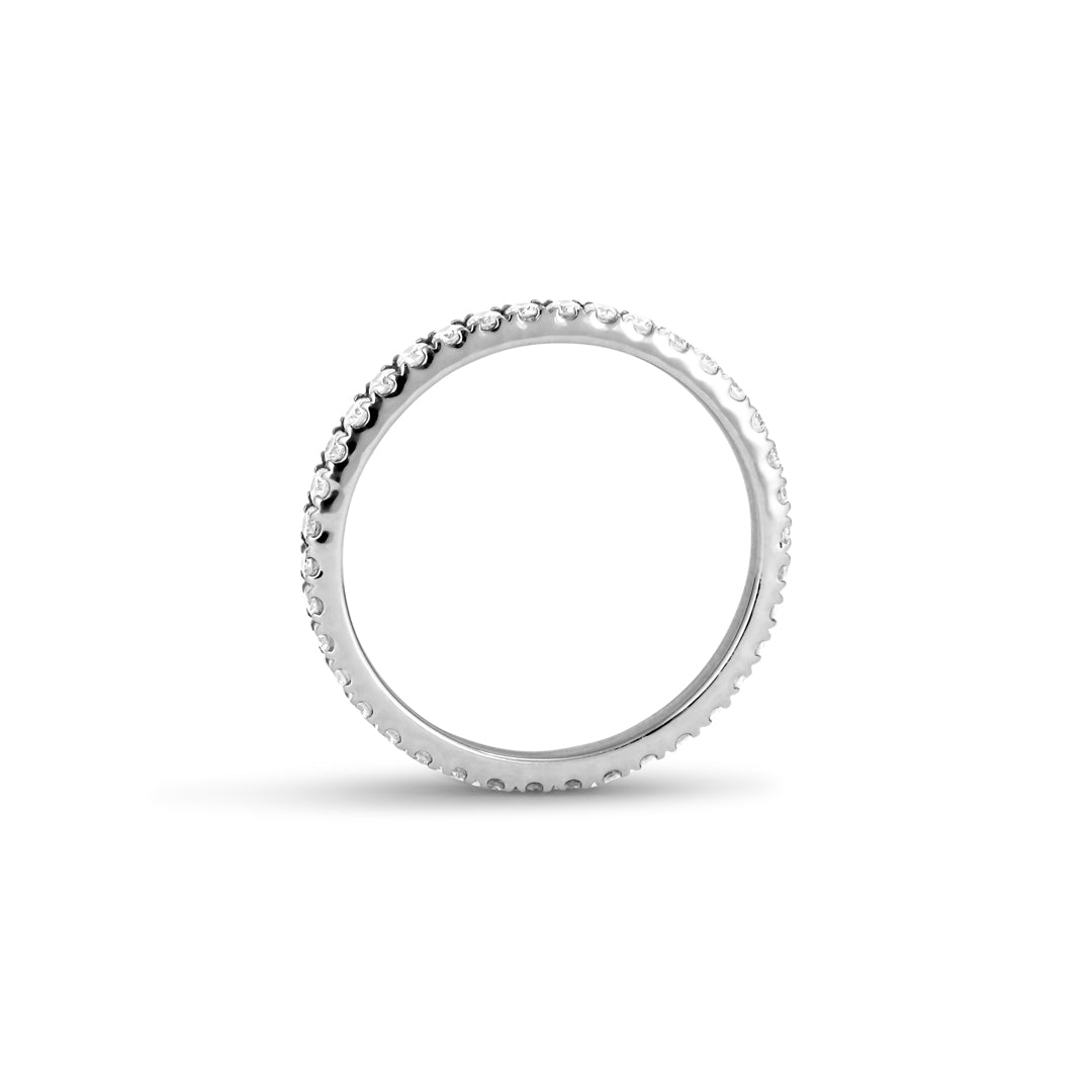 Eternityring i v-split i hvidguld med 0,01 ct.