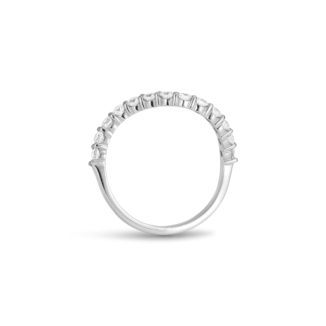 Curvy alliancering i hvidguld med 13x 0,05 ct.