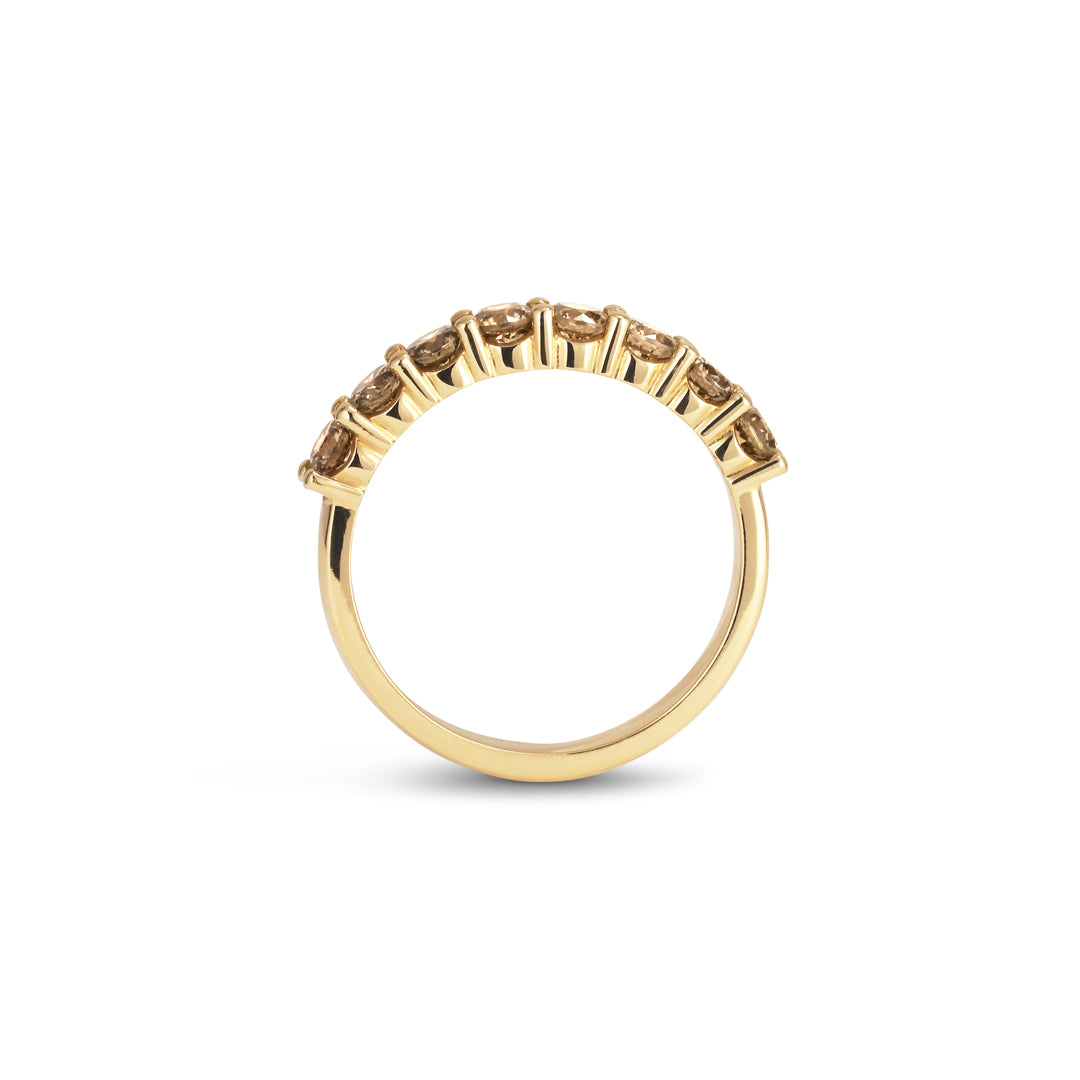 Alliancering i shared prongs med 8x 0,10 ct. champagne