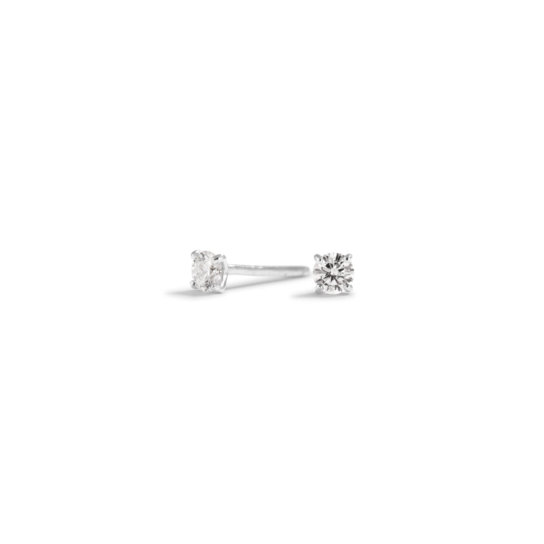 Solitaire ørestikker i hvidguld med 2x 0,10 ct.