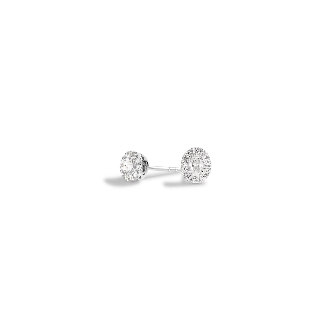 Oval halo ørestikker i hvidguld med 2x 0,11 ct.