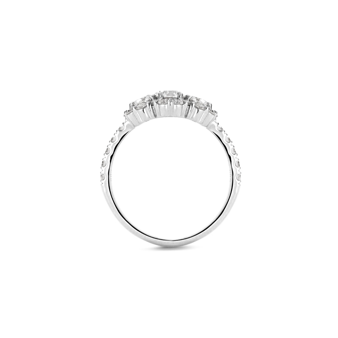 3-stens flower haloring i hvidguld med 0,12-0,35-0,12 ct.