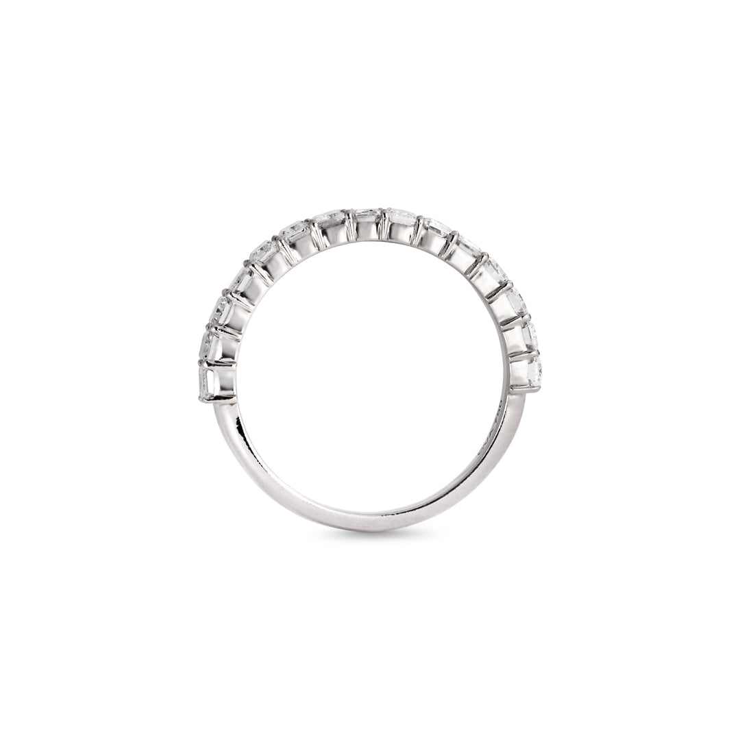 Alliancering i hvidguld med 15x 0,10 ct. emerald cut