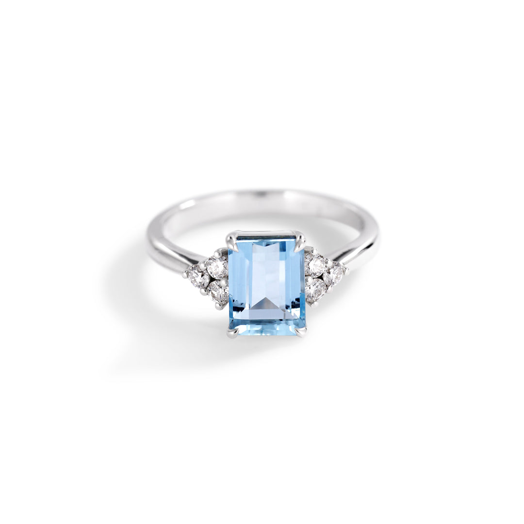 Solitaire triplet ring i hvidguld med 1,72 ct. aquamarin