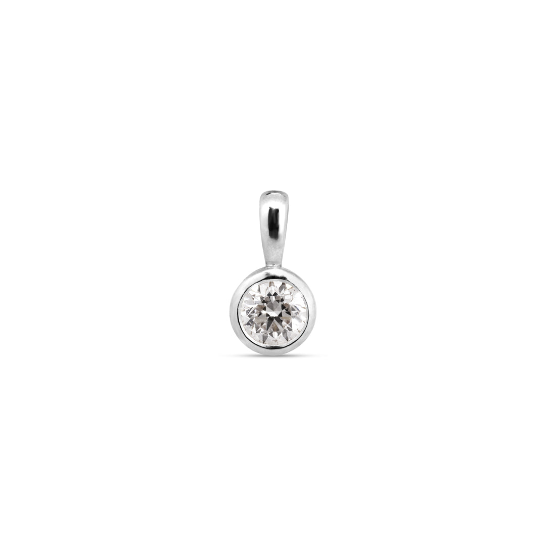 Solitaire bezel vedhæng i hvidguld med 0,20 ct.