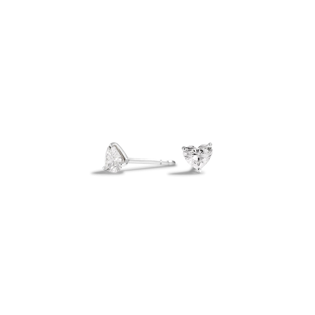 Hjerte solitaire ørestikker i hvidguld med 2x 0,20 ct.