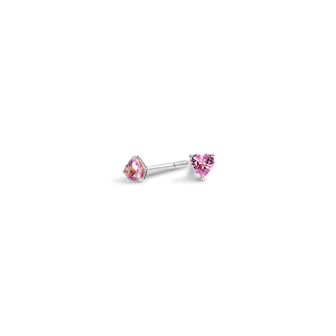 Hjerte solitaire ørestikker i hvidguld med 2x 0,22 ct. safir