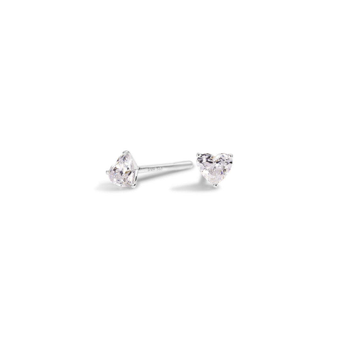 Hjerte solitaire ørestikker i hvidguld med 2x 0,25 ct.