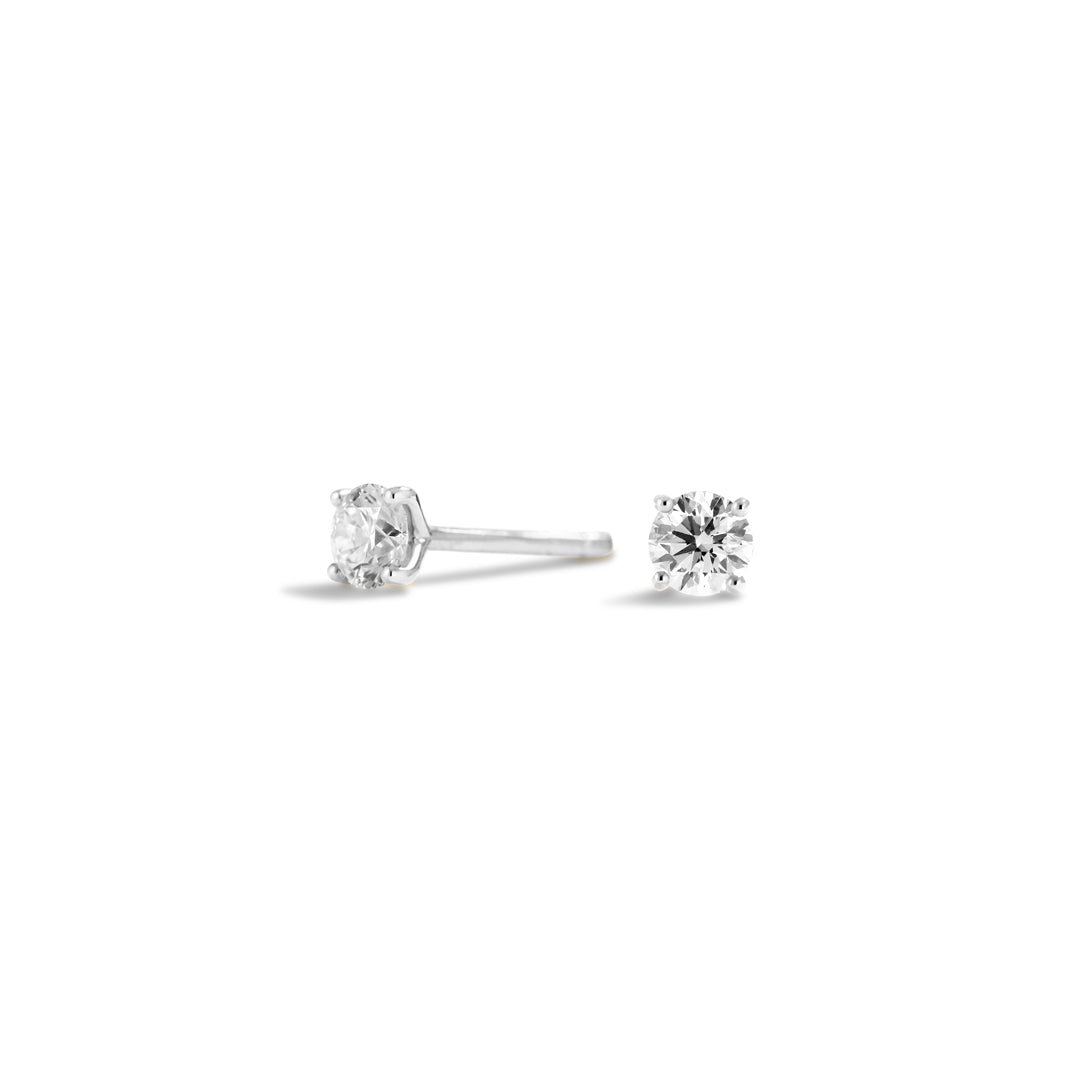 Solitaire ørestikker i hvidguld med 2x 0,25 ct.