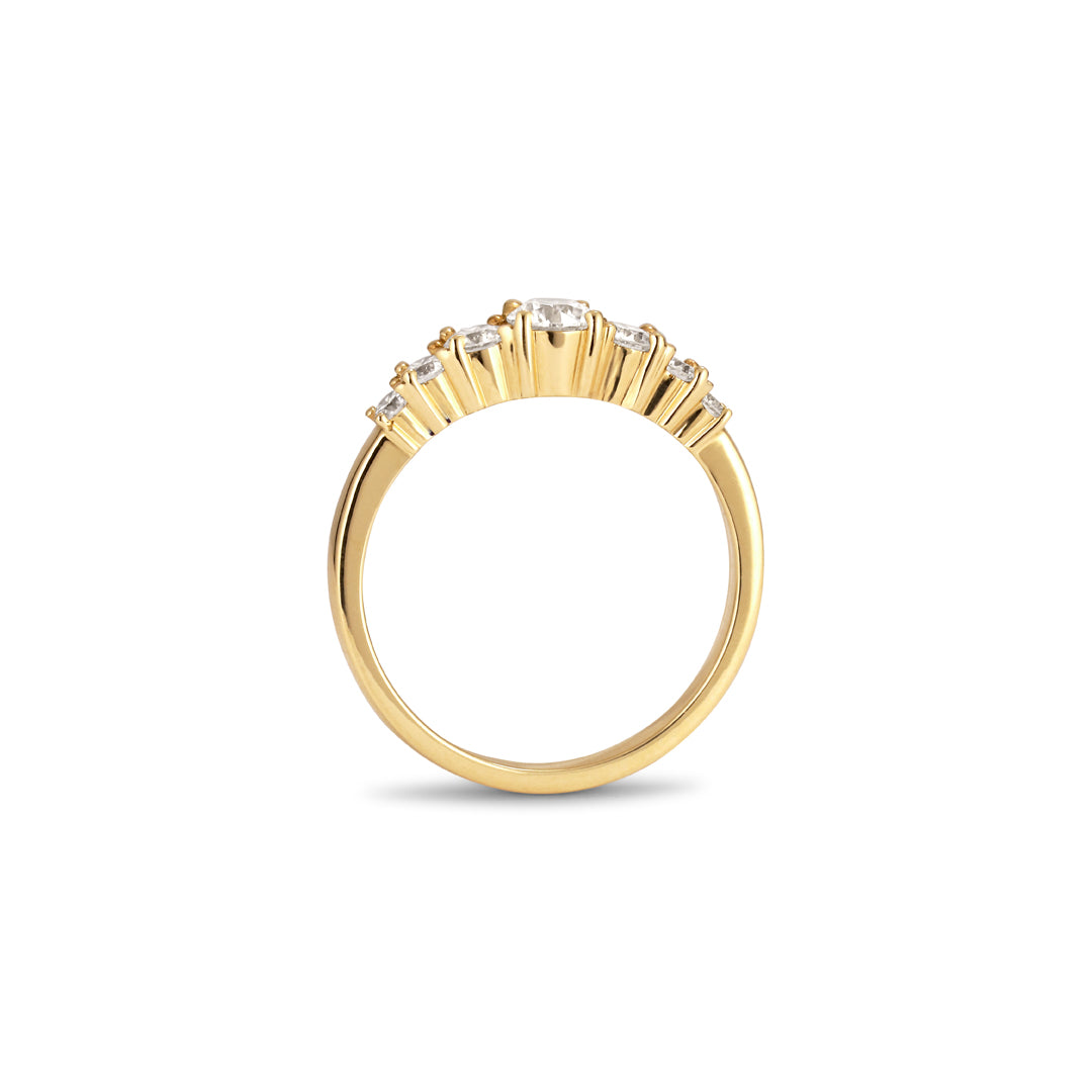Graduerende 7-stens ring - i alt 0,63 ct.