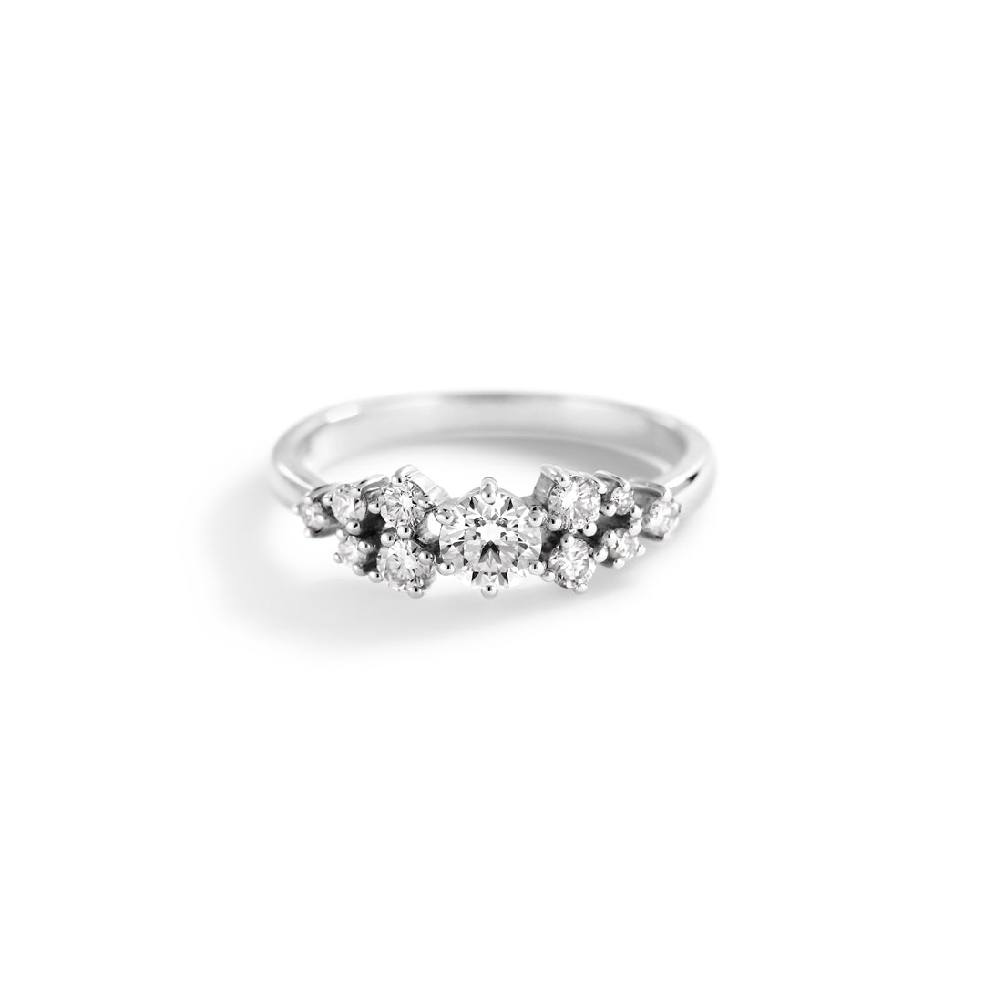 Sprinkled Stars i hvidguld med 0,30 ct.