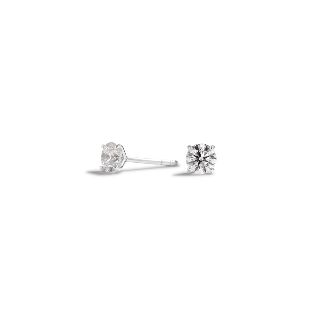 Solitaire ørestikker i hvidguld med 2x 0,30 ct.