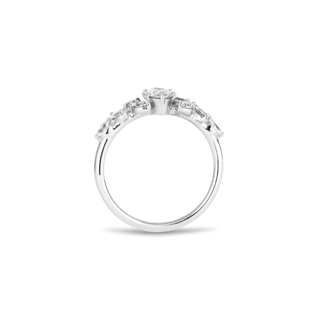 World Wide Favorite i hvidguld med 0,40 ct. oval