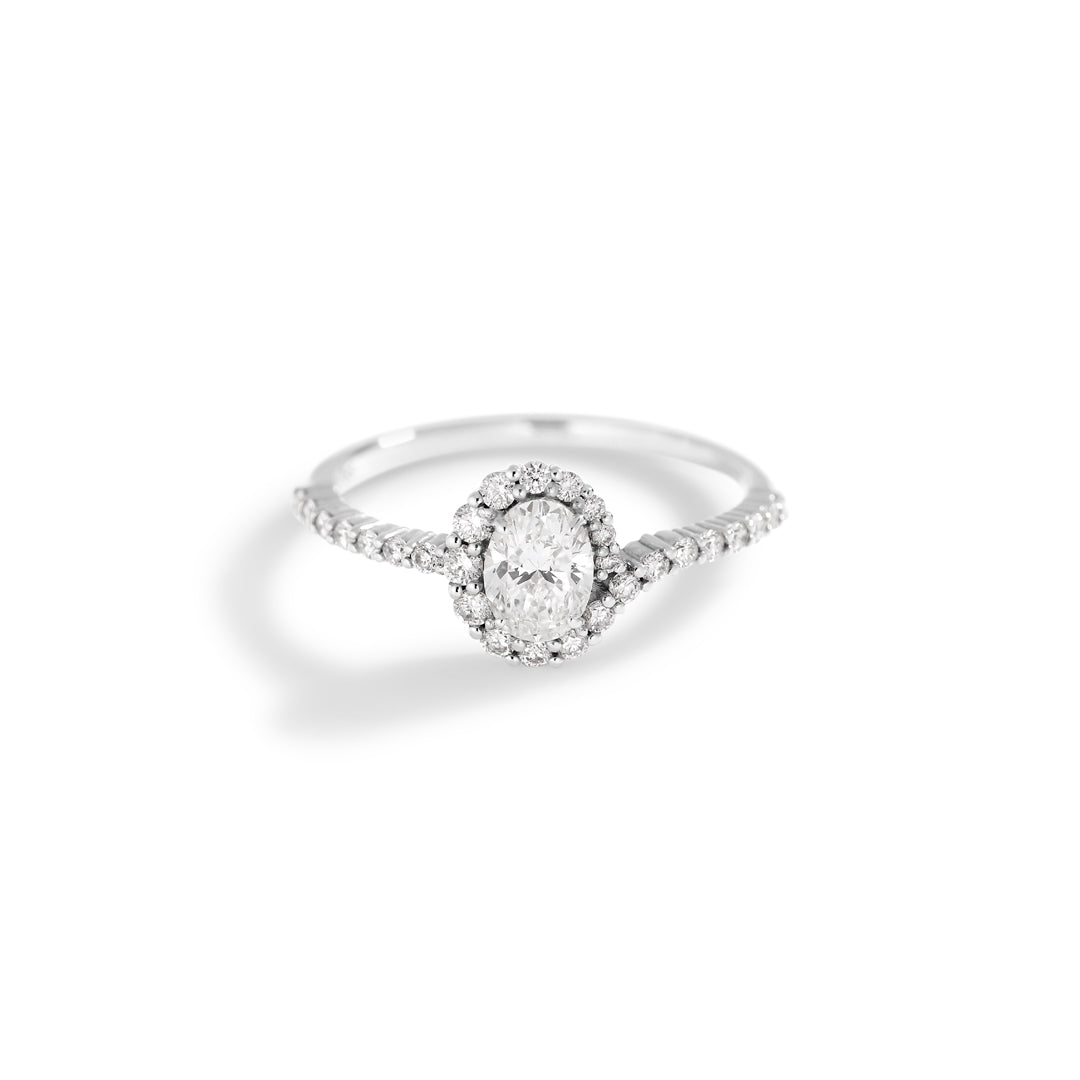 Curve oval haloring i hvidguld med 0,50 ct.