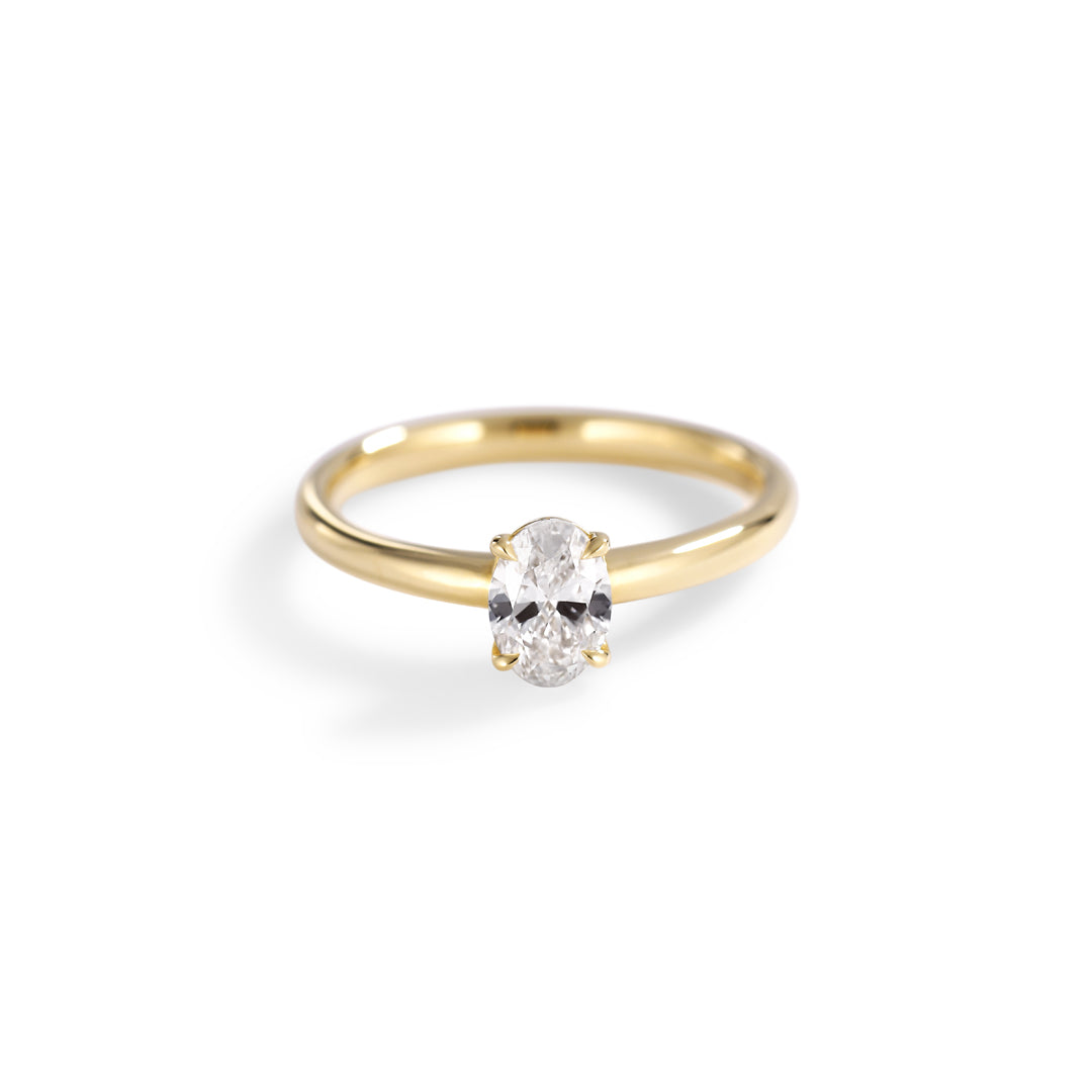 Solitairering oval med 0,55 ct.