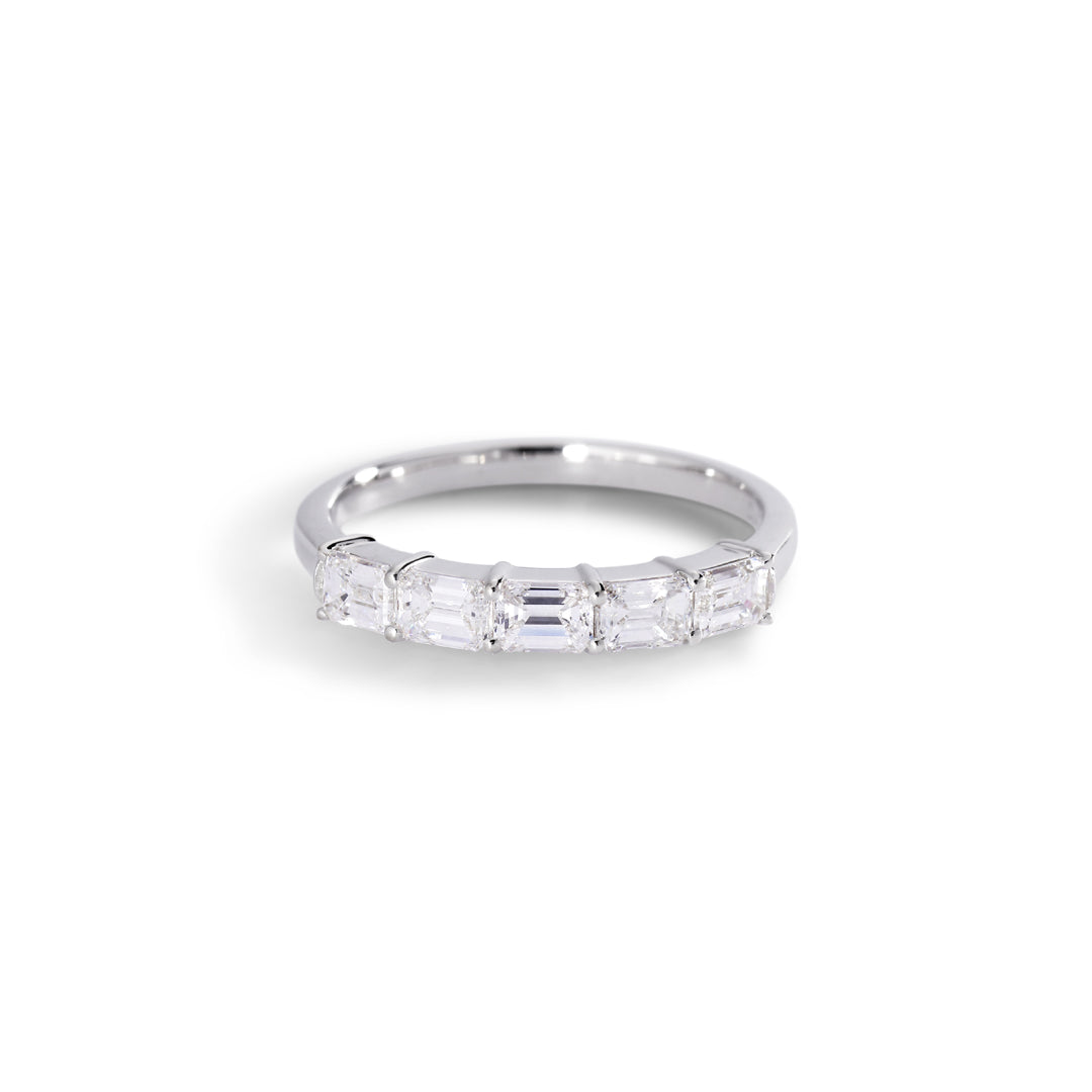 Alliancering i hvidguld med 5x 0,20 ct. emerald cut