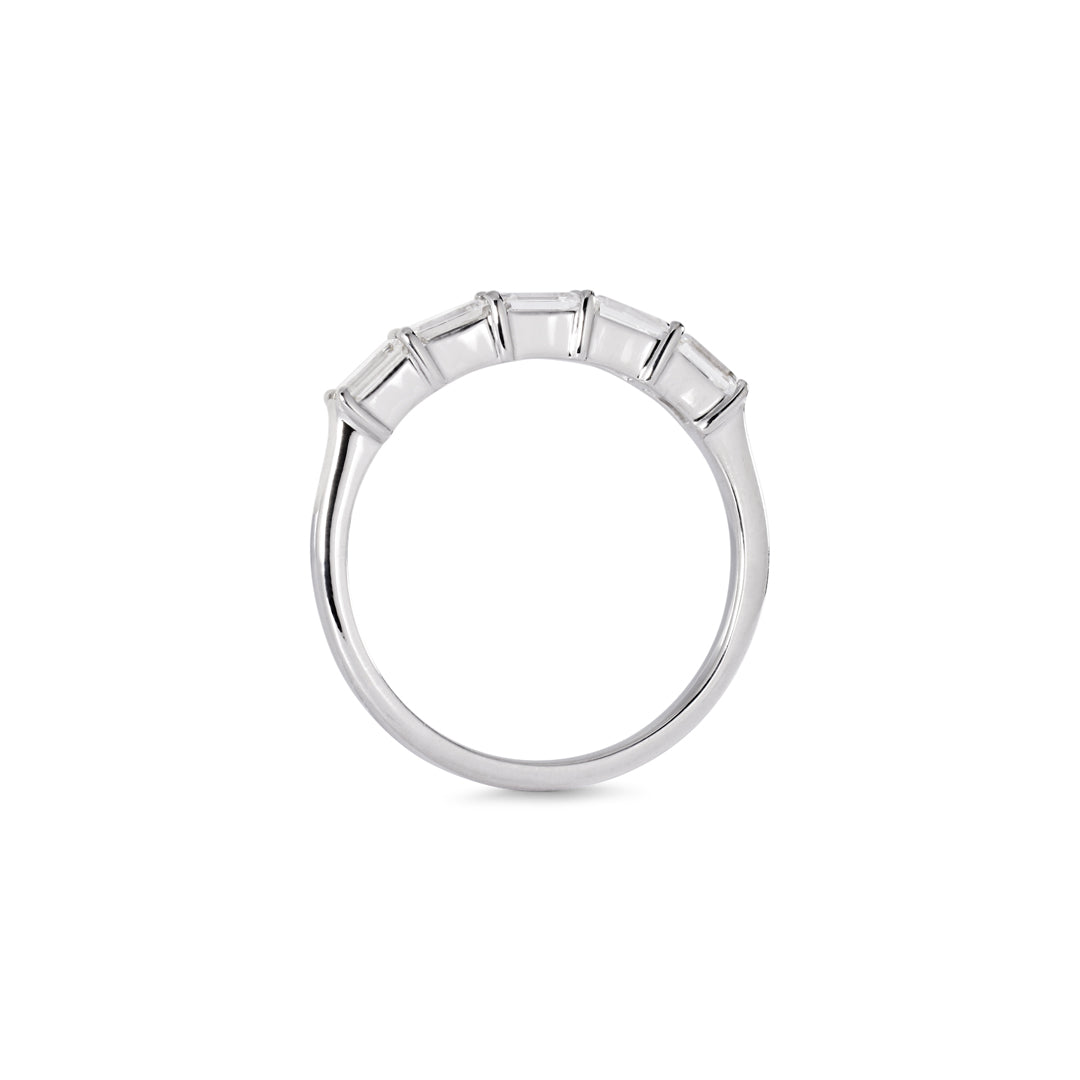 Alliancering i hvidguld med 5x 0,20 ct. emerald cut