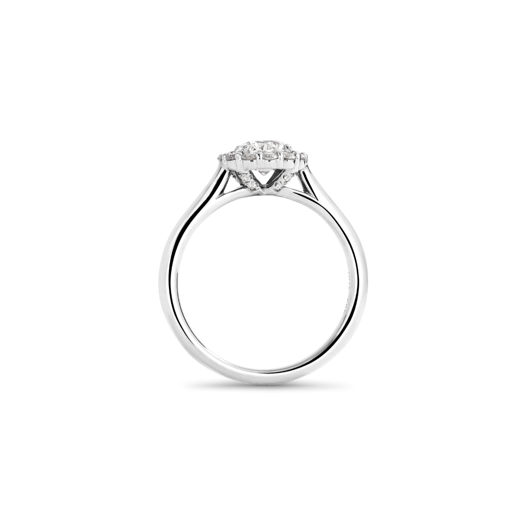 Flower haloring i hvidguld uden sidesten med 0,60 ct.