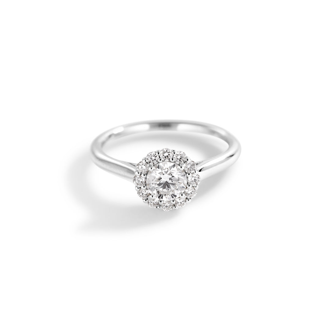 Flower haloring i hvidguld uden sidesten med 0,60 ct.