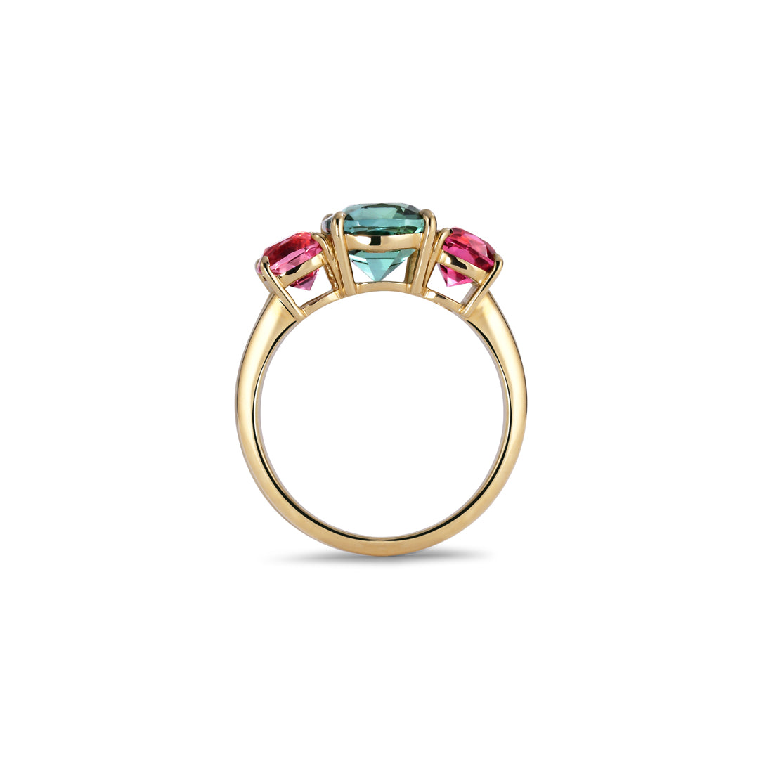 3-stens ring med 0,66-1,93-0,66 ct. tourmaliner