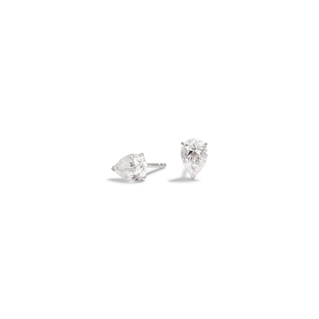 Dråbe solitaire ørestikker i hvidguld med 2x 0,70 ct.