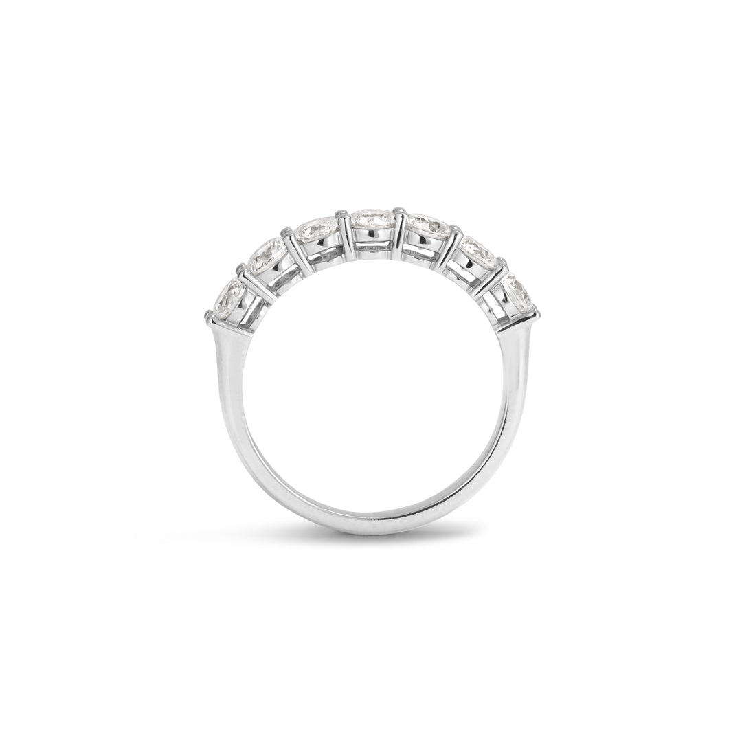 7-stens ring i hvidguld med 7x 0,15 ct.
