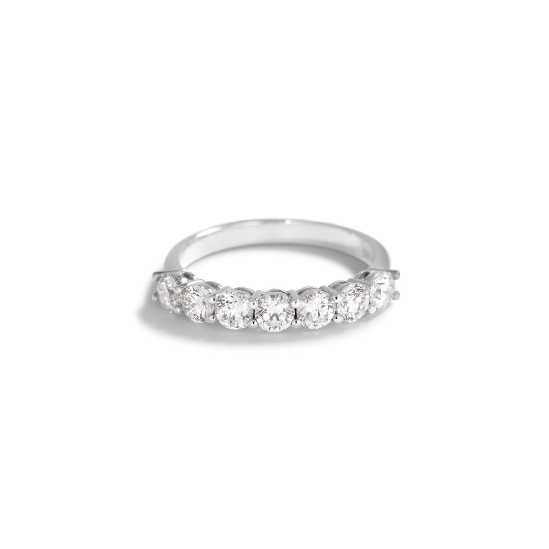 7-stens ring i hvidguld med 7x 0,15 ct.