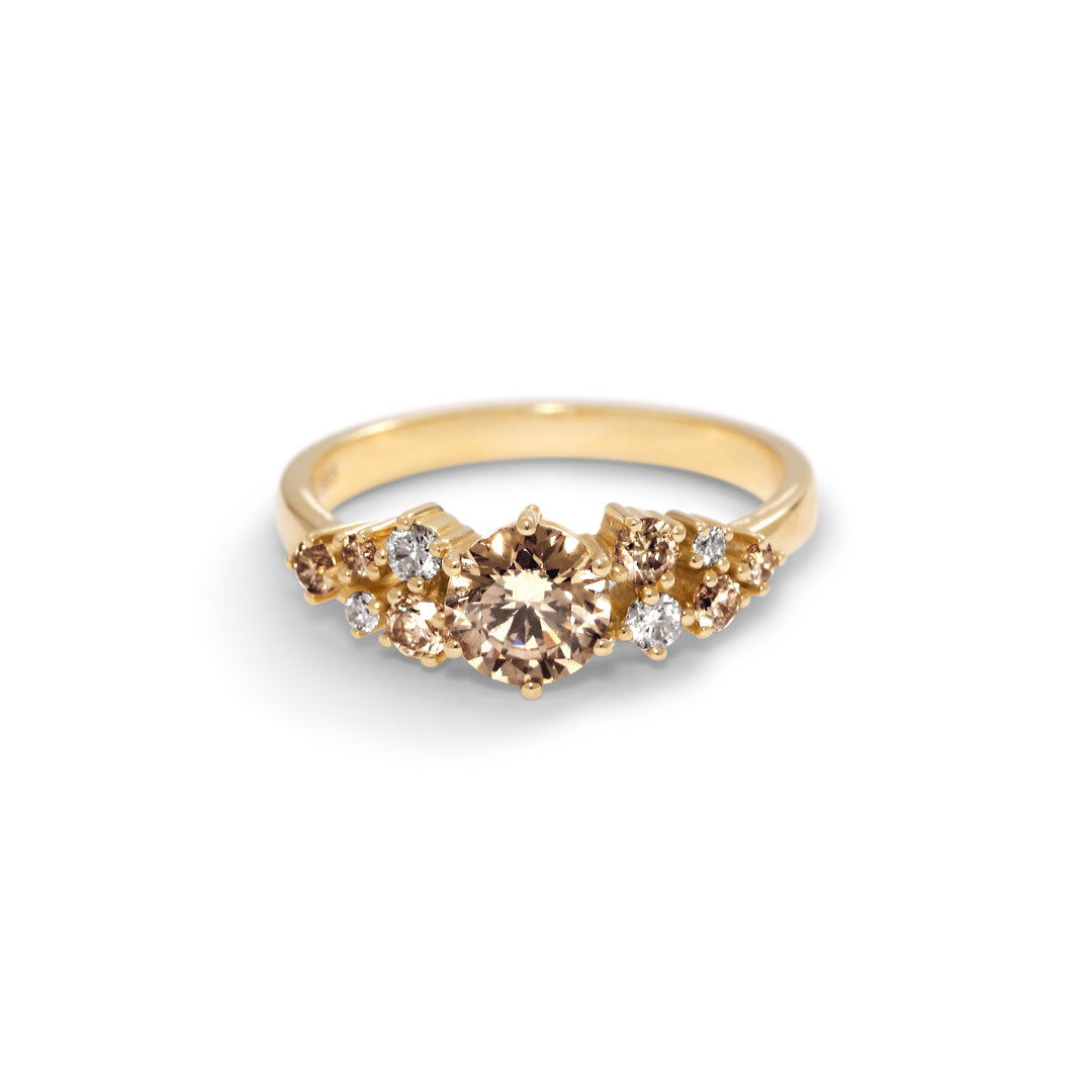 Sprinkled Stars med 0,80 ct. champagne