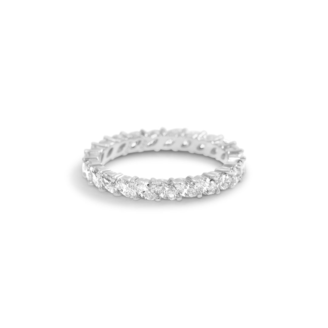 Marqius eternityring i hvidguld med 0,05 ct.