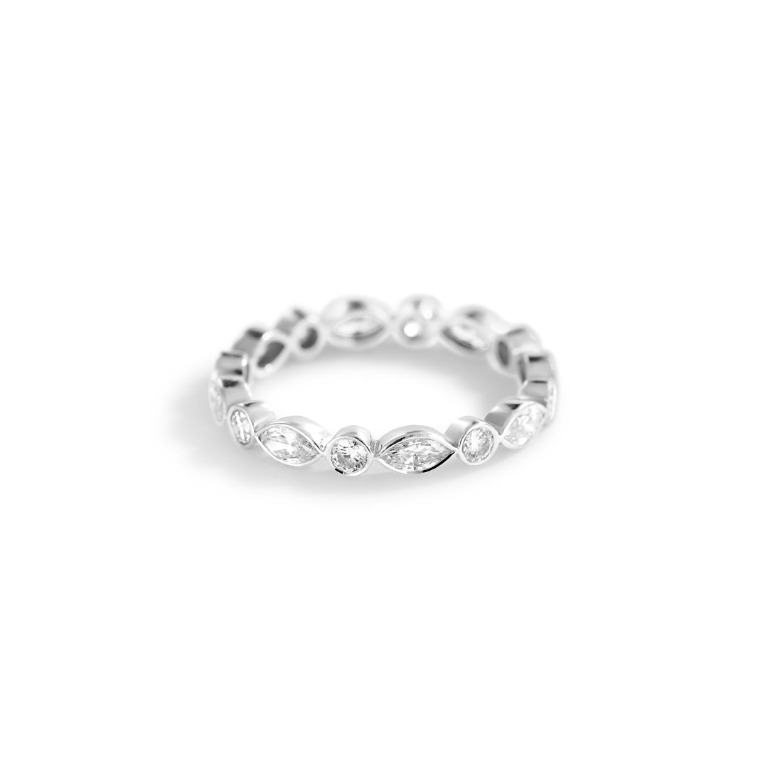Marquis & rund eternityring i hvidguld