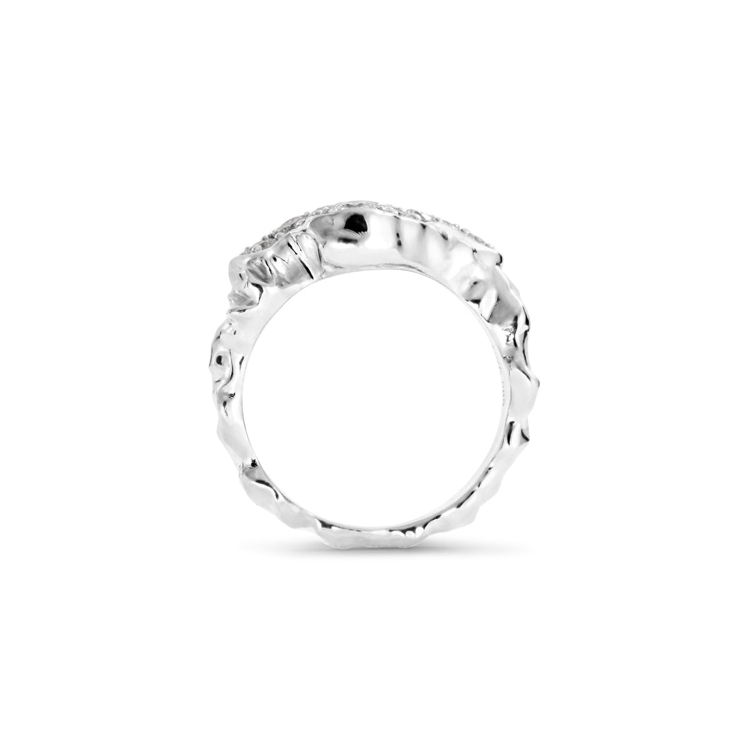 Organic wave ring i hvidguld med 0,50 ct.