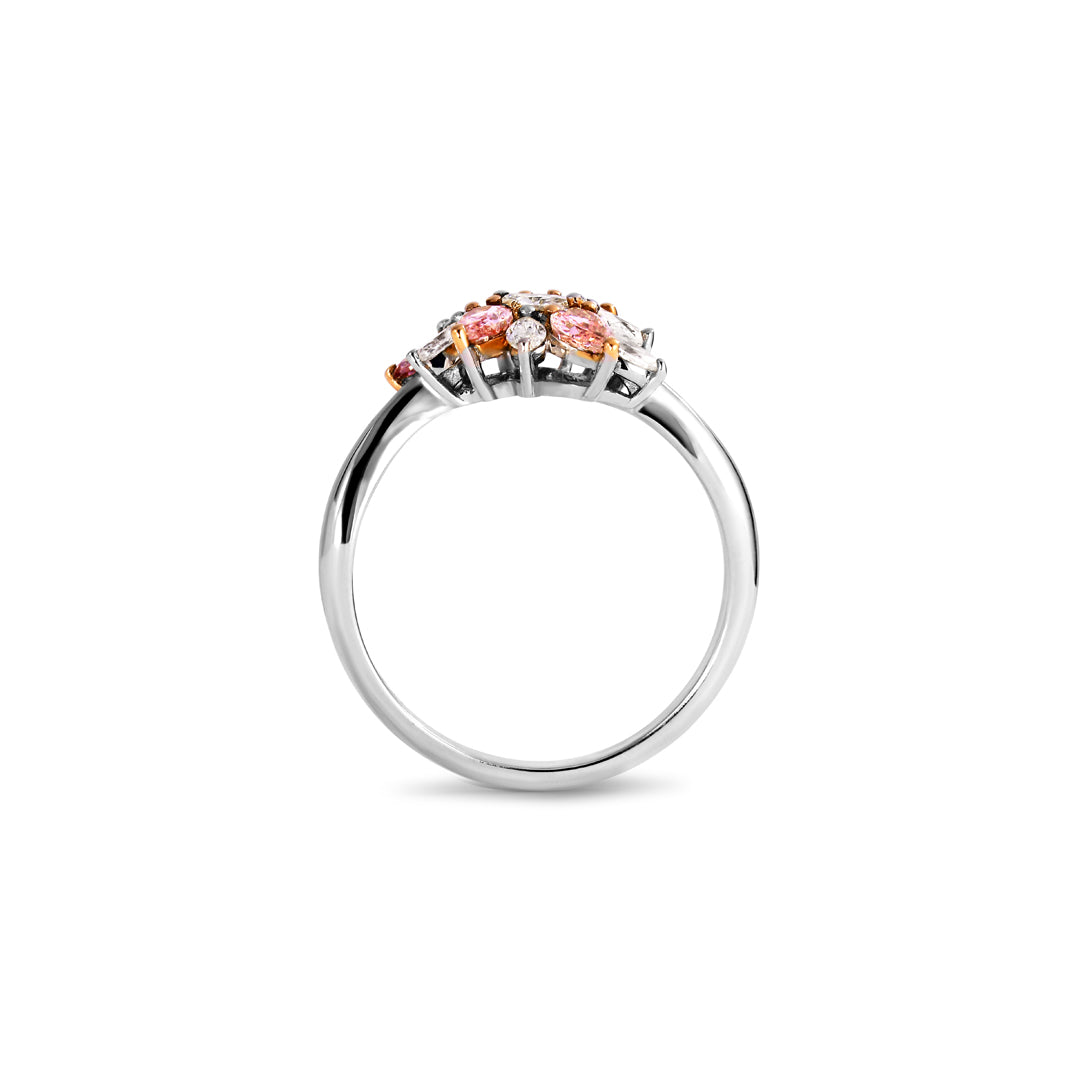 Pink Argyle Flower ring i hvidguld med i alt 0,71 ct. diamanter
