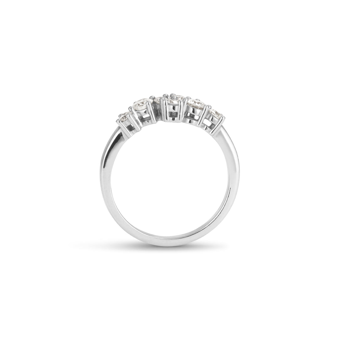 Sprinkled alliancering i hvidguld med 0,49 ct.