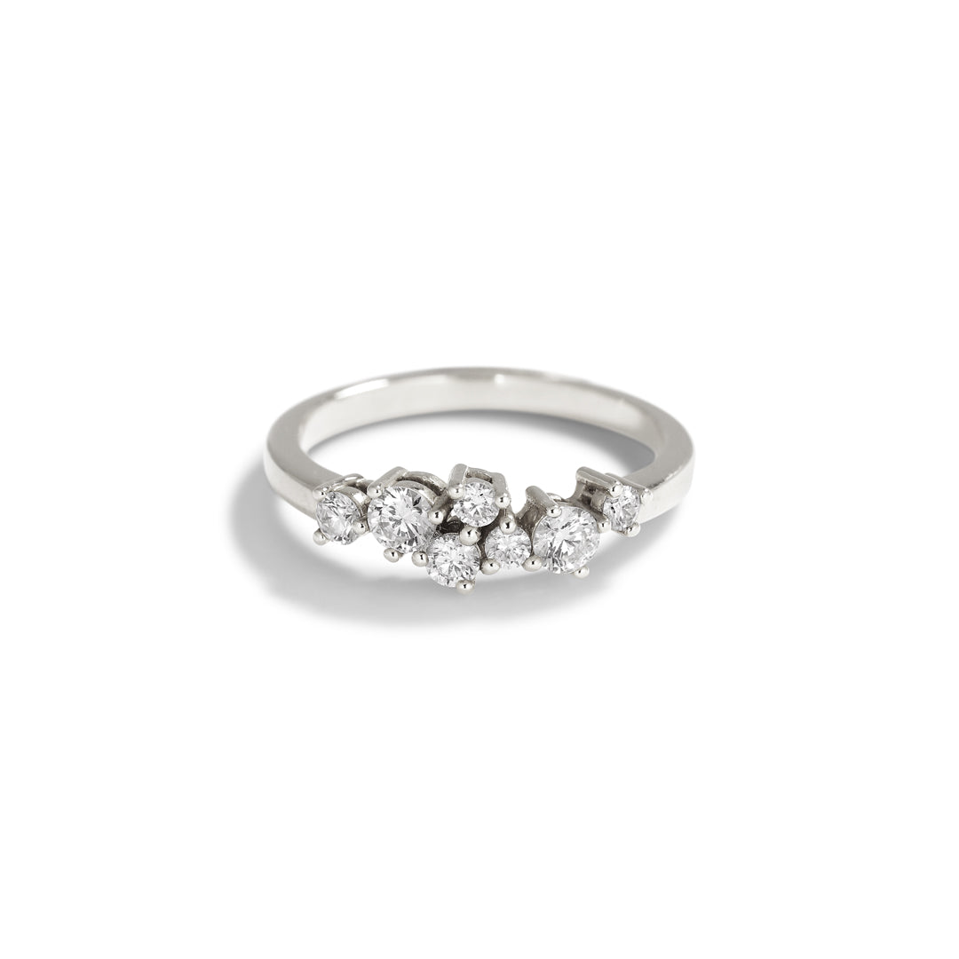 Sprinkled alliancering i hvidguld med 0,49 ct.