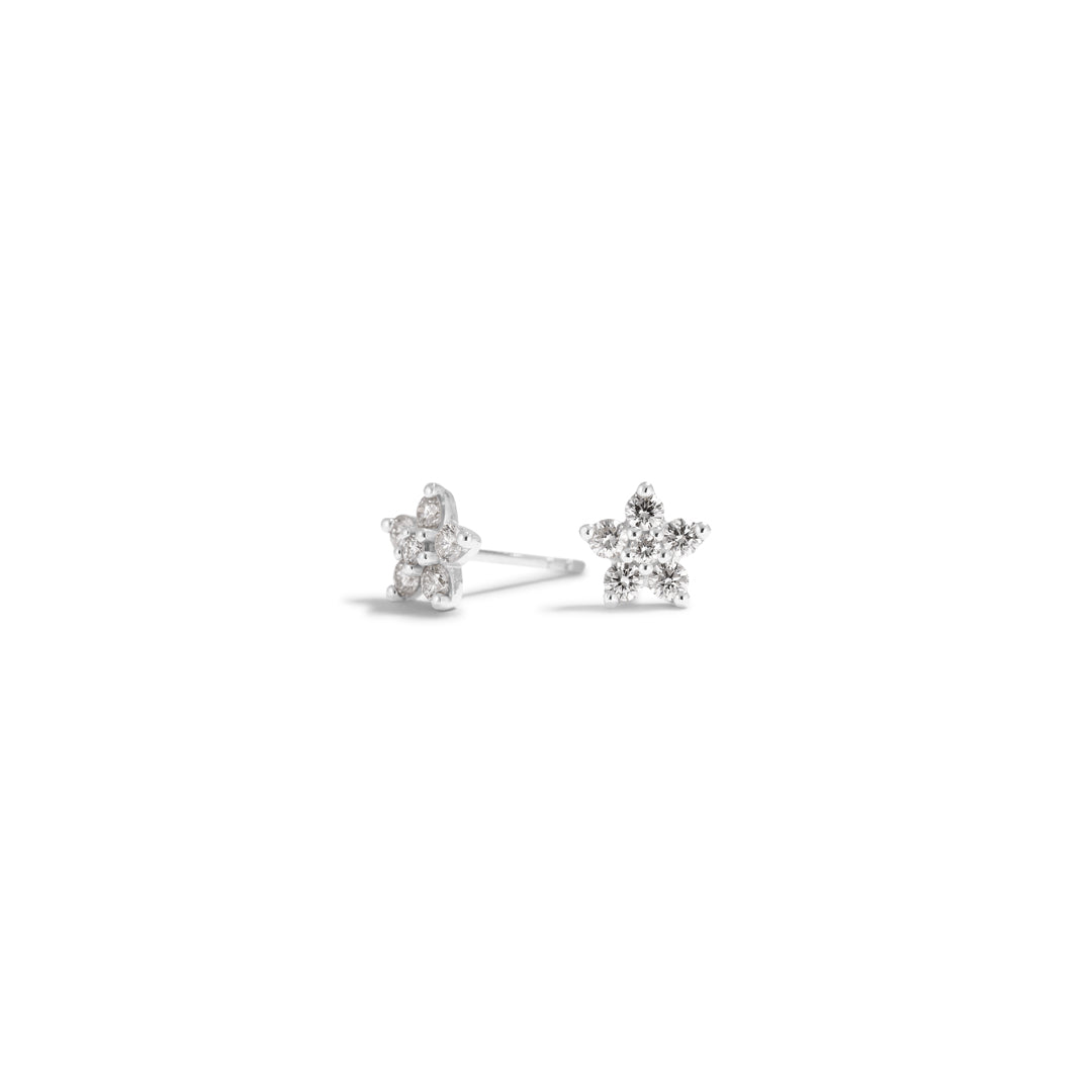 Starflower ørestikker i hvidguld - i alt 0,55 ct.