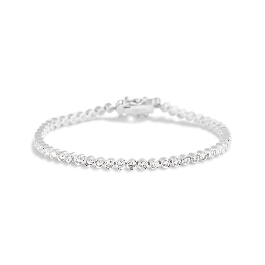 Tennisarmbånd i hvidguld bezel med 0,05 ct.