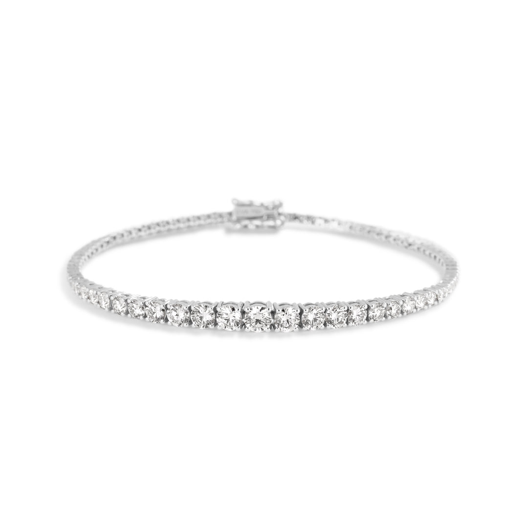 Tennisarmbånd graduerende i hvidguld med i alt 3,43 ct.